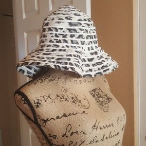 The Accessory Collective Animal Print Hat OS